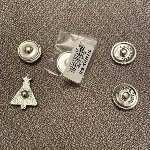 Ginger Snaps Assortment Bundle Charms Christmas Winter - Picture 2 of 3